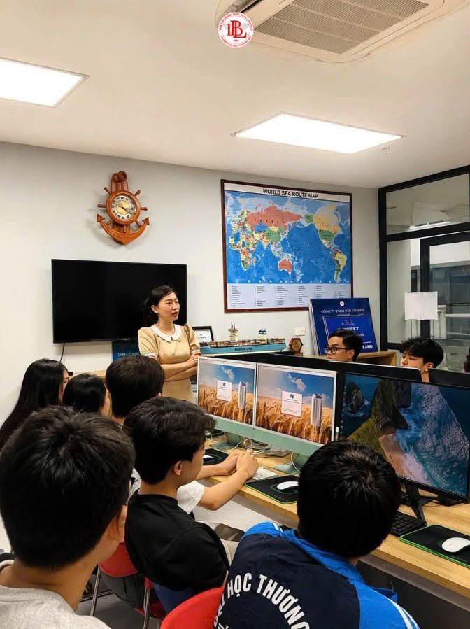 HỌC ĐI ĐÔI VỚI HÀNH: KHÁM PHÁ PHÒNG THỰC HÀNH VIỆN KINH DOANH QUỐC TẾ VÀ LOGISTICS