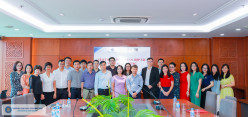 LỄ KÝ KẾT THỎA THUẬN HỢP TÁC VÀ TRAO HỌC BỔNG