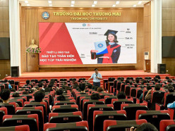 KHI GIẢNG ĐƯỜNG KHÔNG CHỈ DẠY KIẾN THỨC, MÀ CÒN CHUẨN BỊ CHO SINH VIÊN BƯỚC VÀO THỰC TIỄN