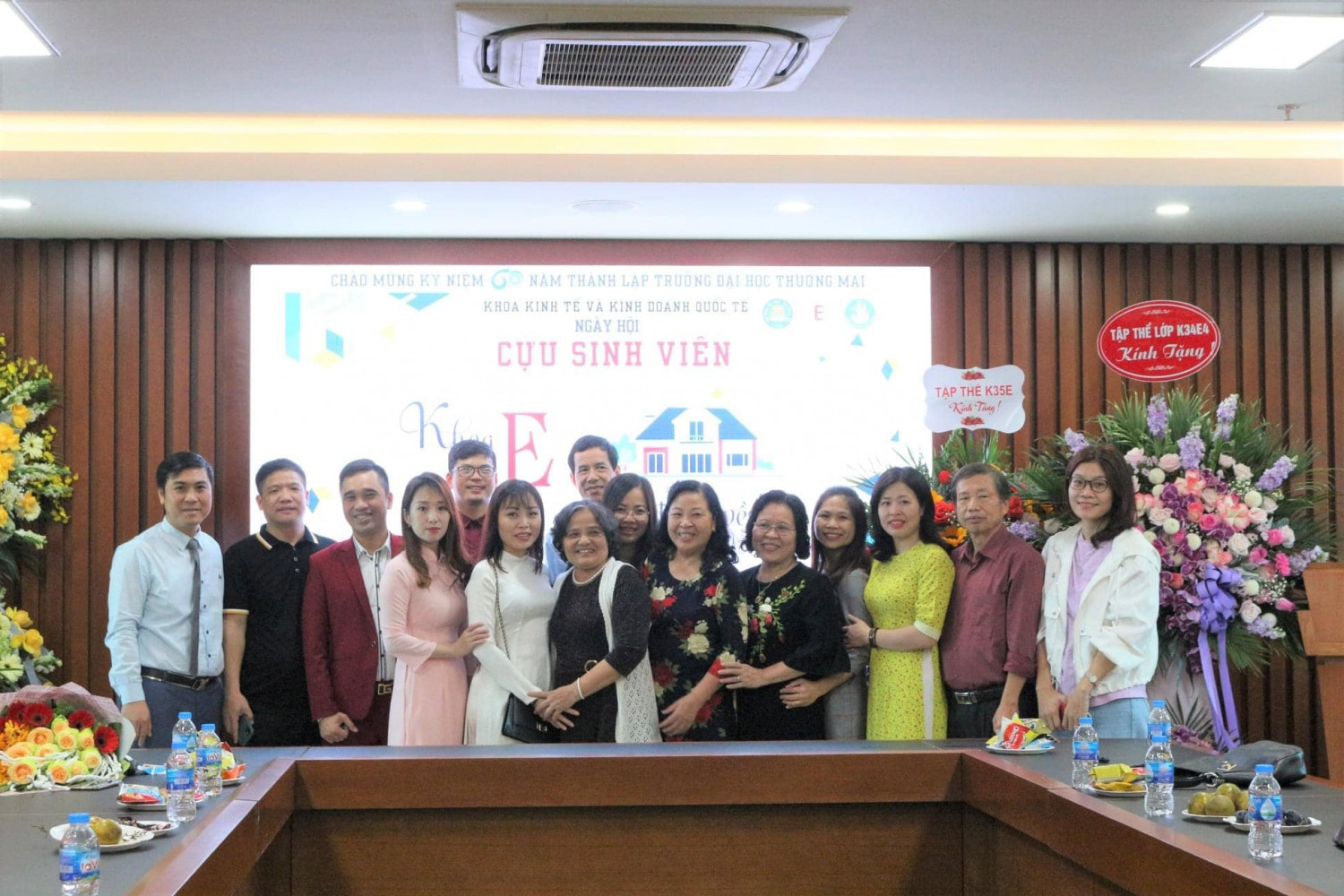 KẾT NỘI CỰU SINH VIÊN KHOA KT&KDQT